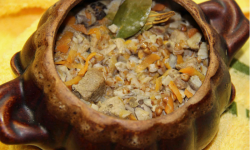 Гречка с мясом в горшочках