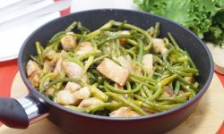 Мясо с чесночными стрелками