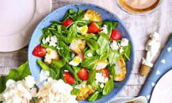 Салат со шпинатом, клубникой и курицей, пошаговый рецепт с фото на 483 ккал