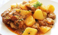 Жаркое со свининой и овощами