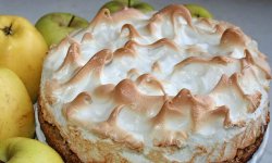 Торт с яблоками и айвой