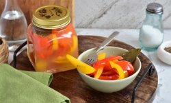 Болгарский перец, маринованный с чесноком на зиму, пошаговый рецепт с фото на 440 ккал