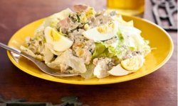 Теплый картофельный салат, пошаговый рецепт с фото на 328 ккал