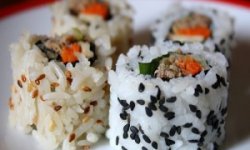 Роллы с кунжутом и угрем