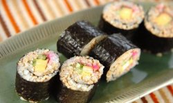 Роллы с куриным фаршем и денбу