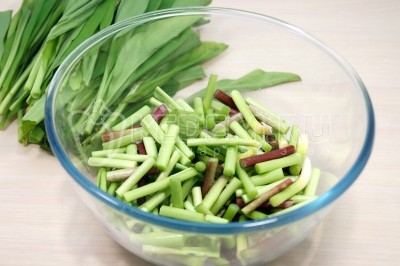 Зимний маринованный дикий чеснок