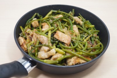 Мясо стрелы с чесноком
