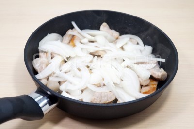 Мясо стрелы с чесноком