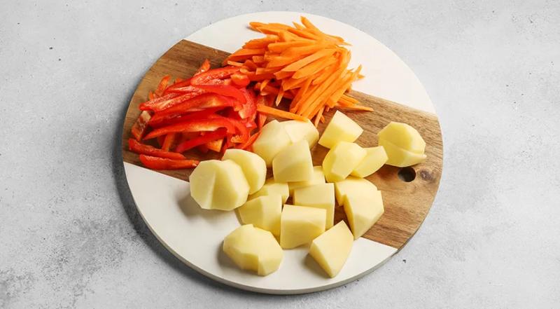 тушеная картошка со свининой, пошаговый рецепт и фото, 528 ккал