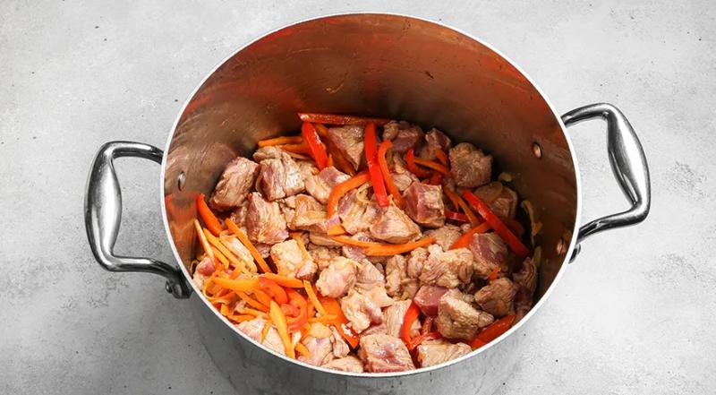 тушеная картошка со свининой, пошаговый рецепт и фото, 528 ккал