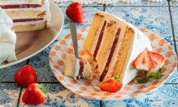 Торт Клубничное облако, пошаговый рецепт с фото на 622 ккал